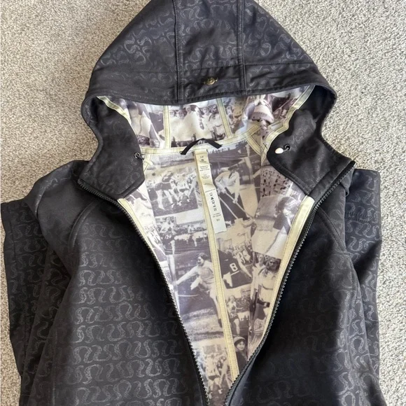 Lululemon Black Logo Rain Jacket, 10 - Picture 2 of 6